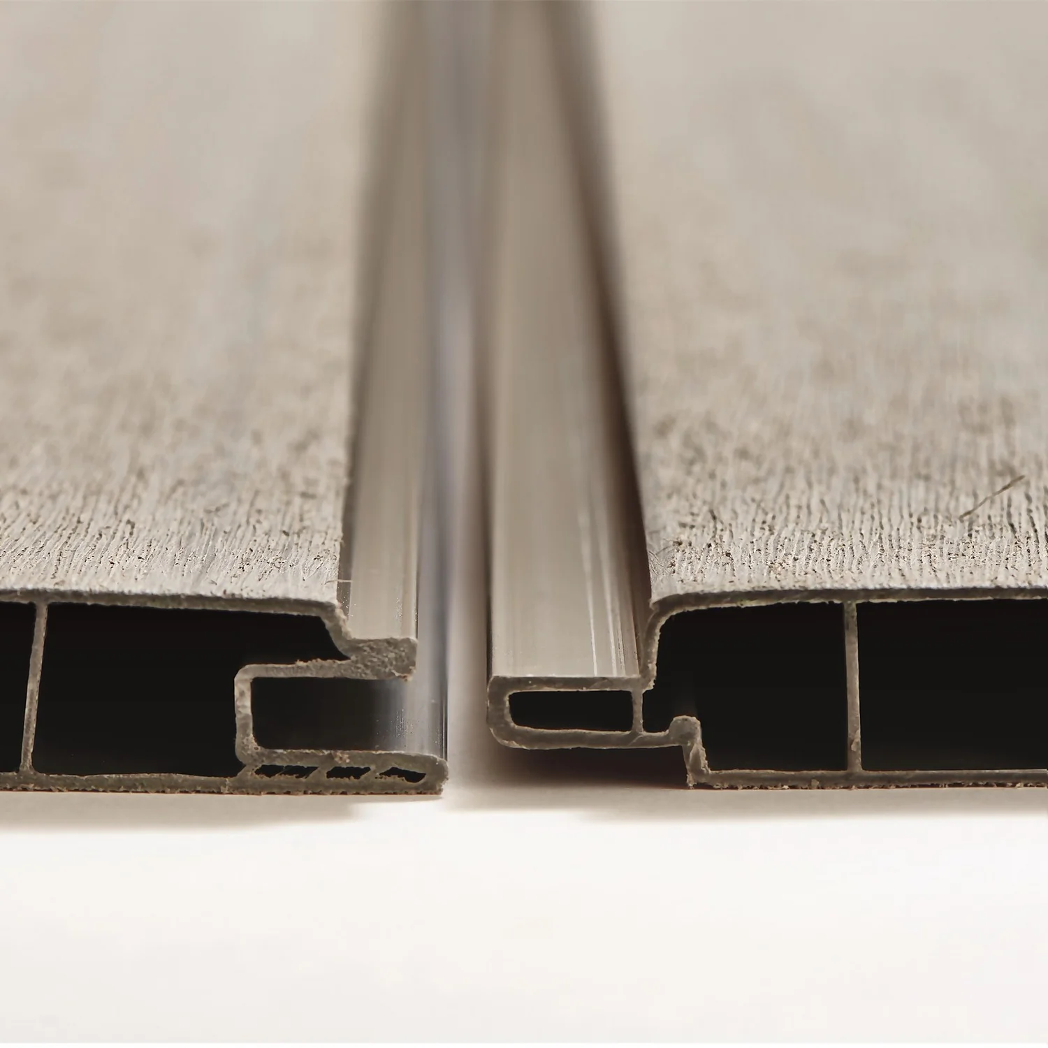 Keter Oakland 7.5 X 7ft Outdoor Garden Apex Storage Shed - Grey 6 Keter Oakland 7.5 X 7ft Outdoor Garden Apex Storage Shed - Grey - Image 4