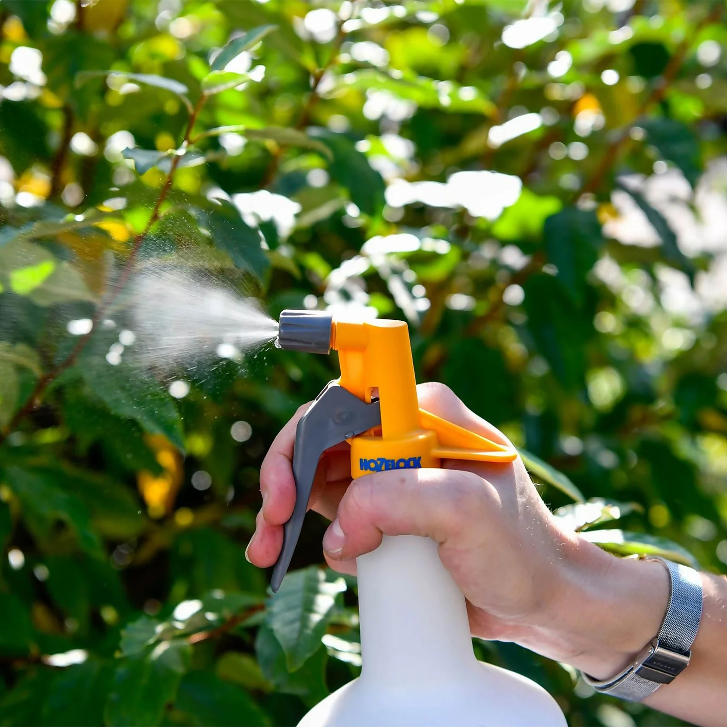 Hozelock Spraymist Trigger Sprayer - 1.0L 4 Hozelock Spraymist Trigger Sprayer - 1.0L - Image 2