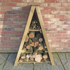 Shire Small Triangular Log Store Overlap -Elise Bloom 13082820 1964862456413152