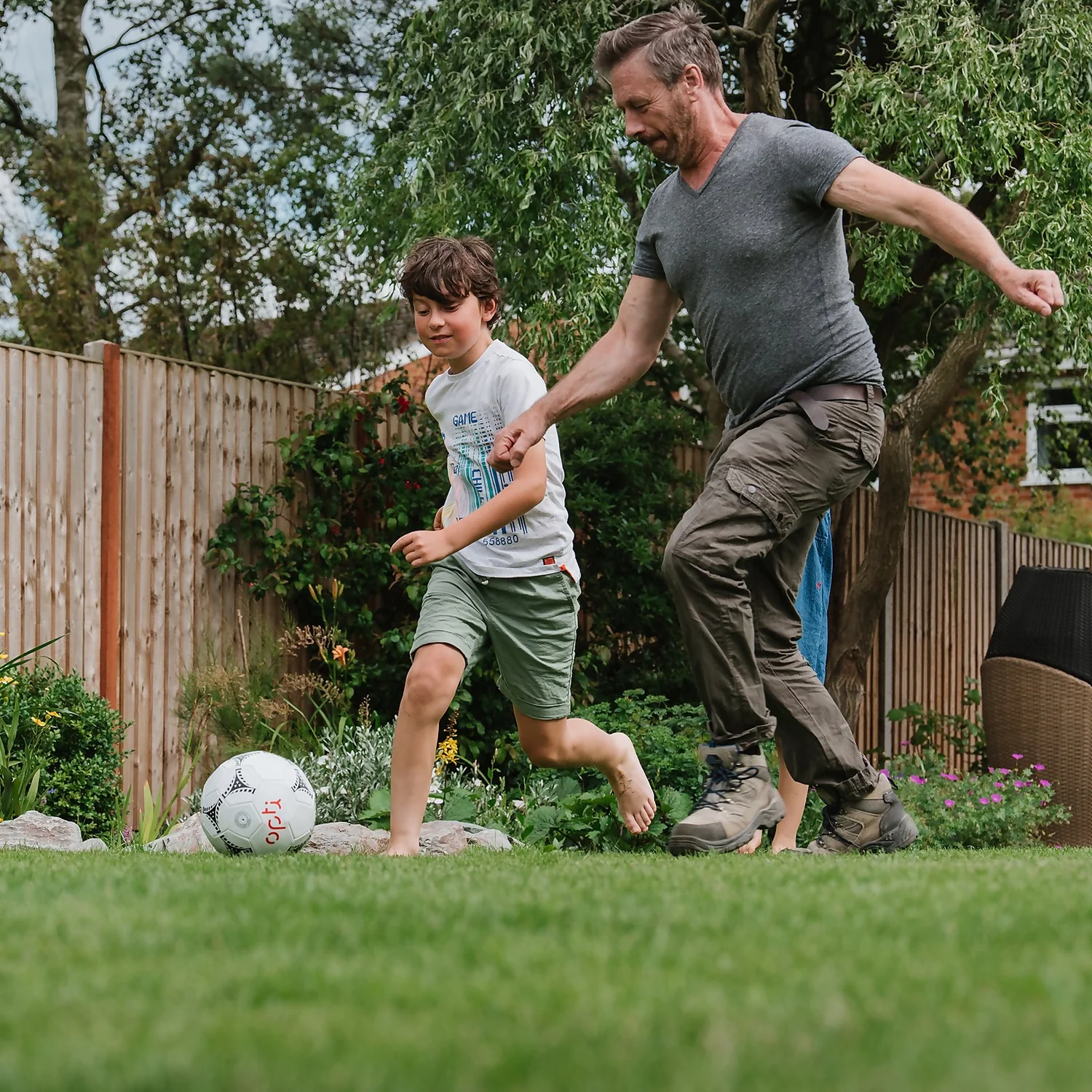 Westland SafeLawn Lawn Feed - 300m² Bag 4 Westland SafeLawn Lawn Feed - 300m² Bag - Image 2