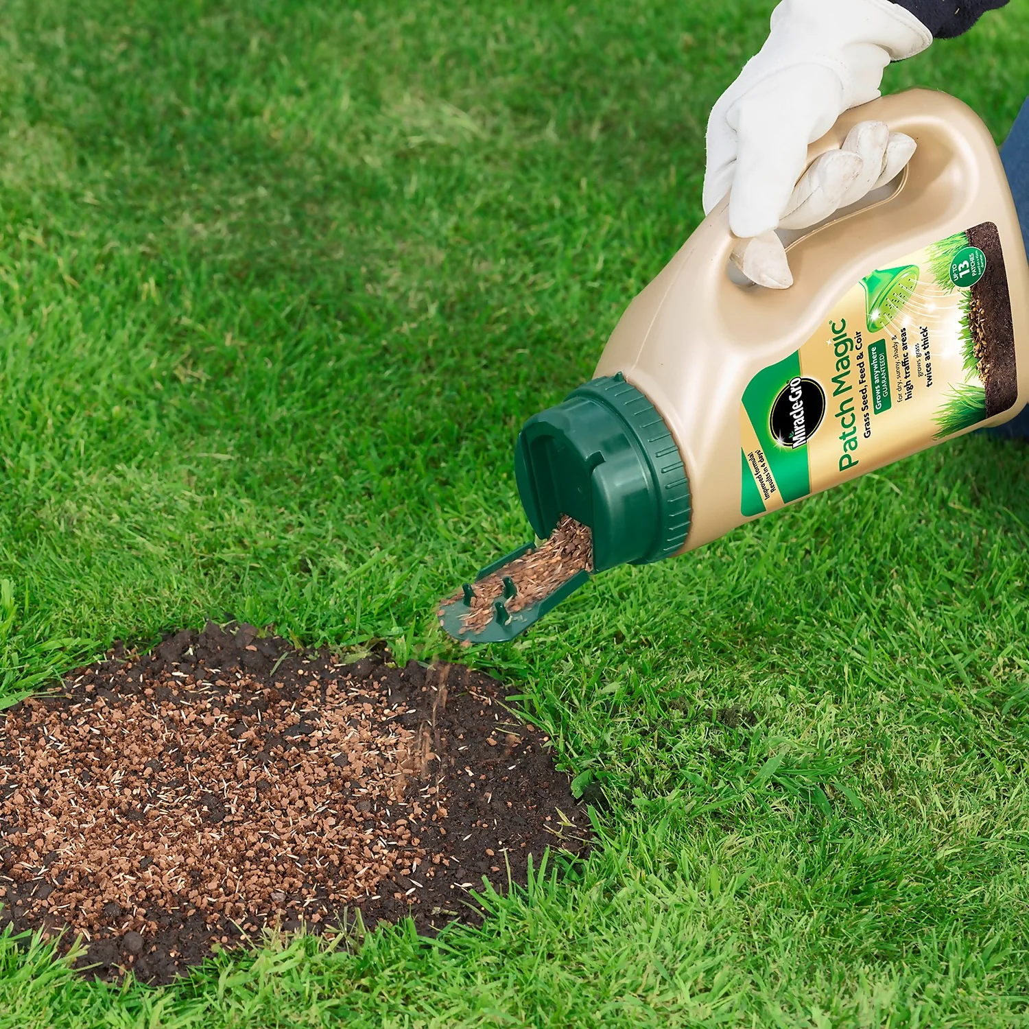Miracle-Gro Patch Magic Grass Seed, Feed & Coir 1015g 4 Miracle-Gro Patch Magic Grass Seed, Feed & Coir 1015g - Image 2